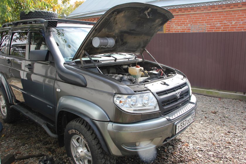 УАЗ Патриот 2007 мотор капот