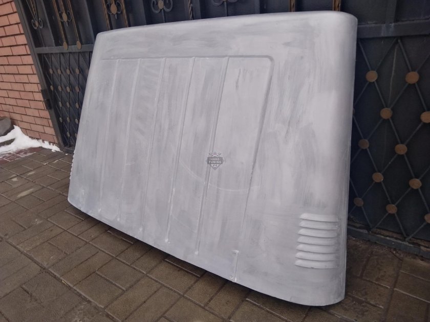 Капот стеклопластиковый