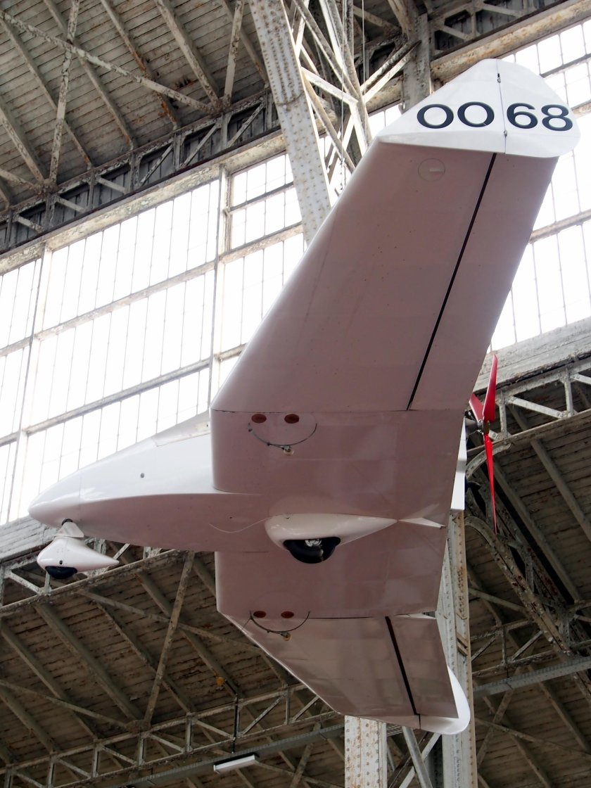 Обтекатель самолета