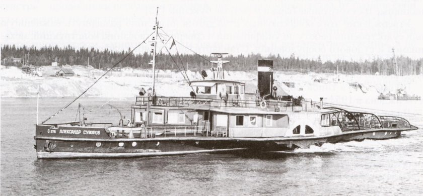 Колесный пароход буксир 732