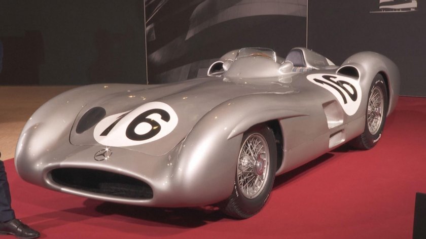 Mercedes benz 300 slr uhlenhaut coupe