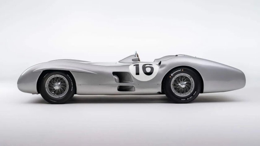 Mercedes benz 300 slr uhlenhaut coupe