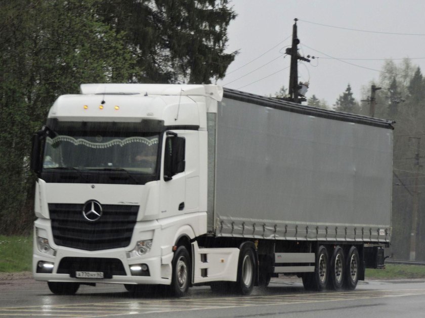 Мерскдес актора МП 4