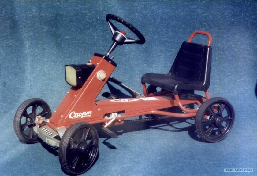 Детский веломобиль c222cc