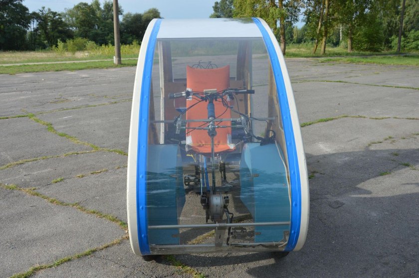 Веломобиль взрослый с крышей