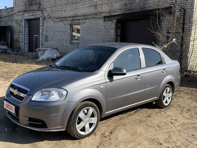 Шевроле Авео 13 год серая
