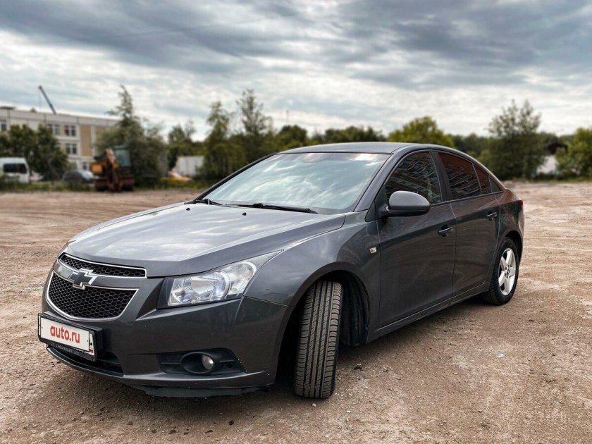 Шевроле Круз серый