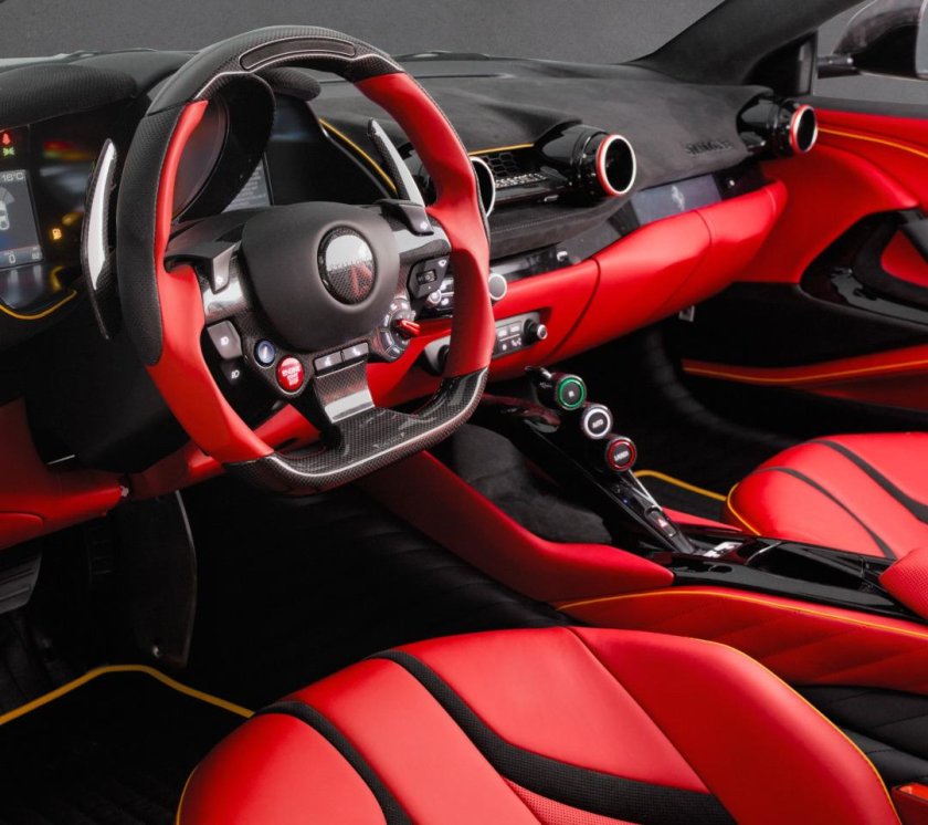 Ferrari 812 Superfast салон