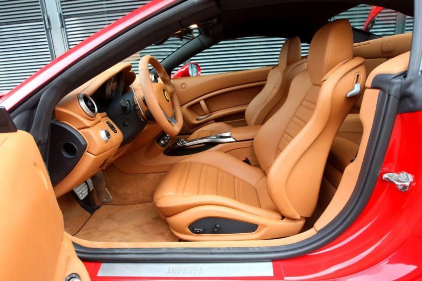 Ferrari California 2012 салон