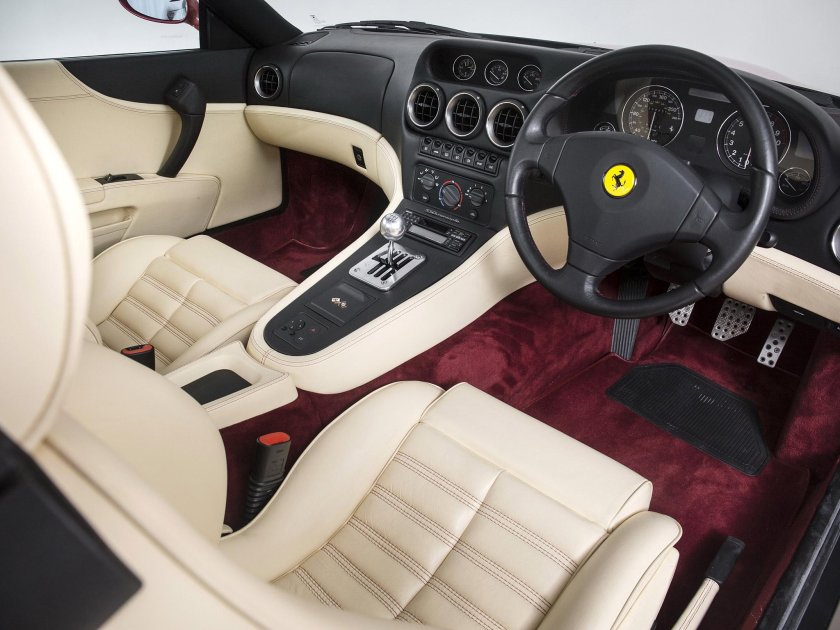 Ferrari 550 Maranello салон