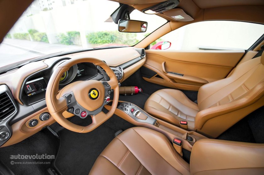 Ferrari 458 салон