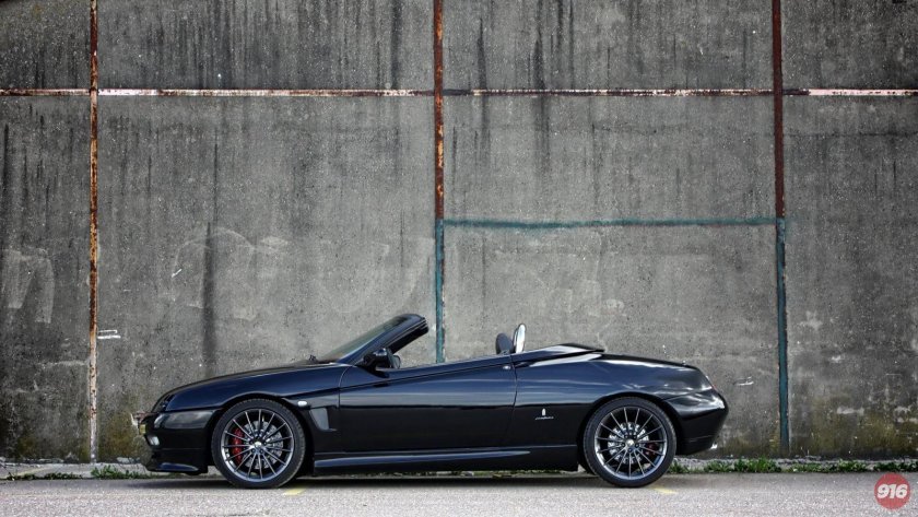 Alfa Romeo Spider 916