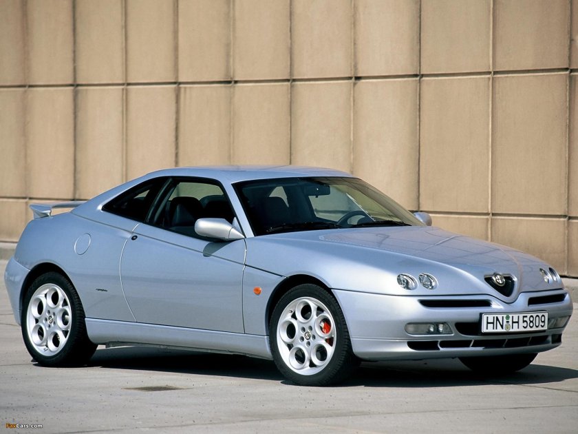 Alfa Romeo GTV 916