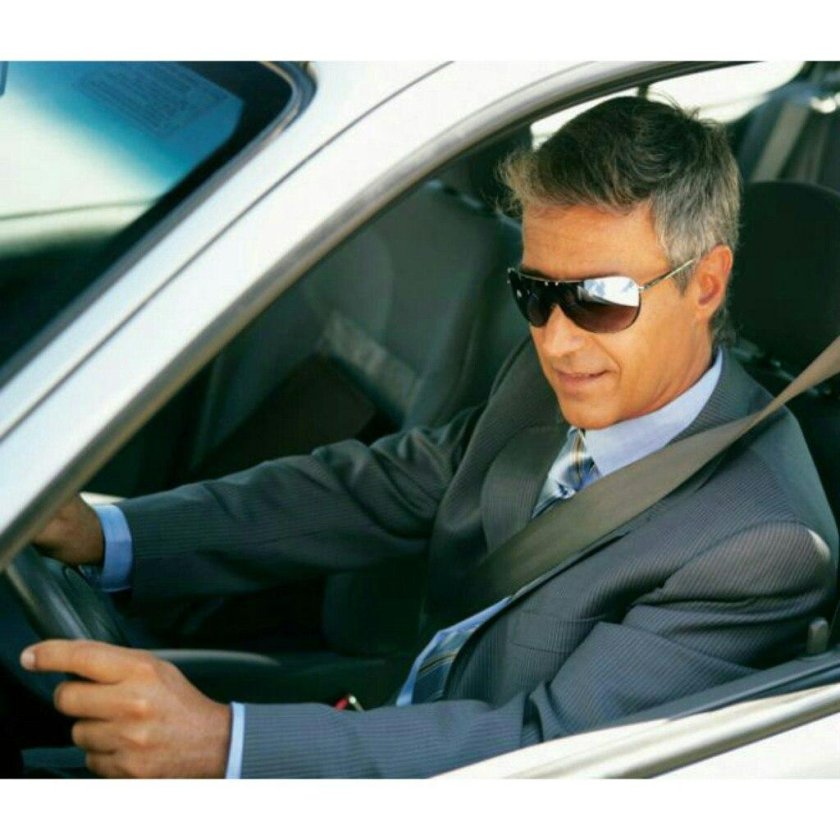 Водитель в очках