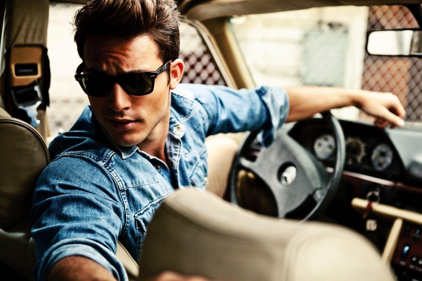 Парень в очках