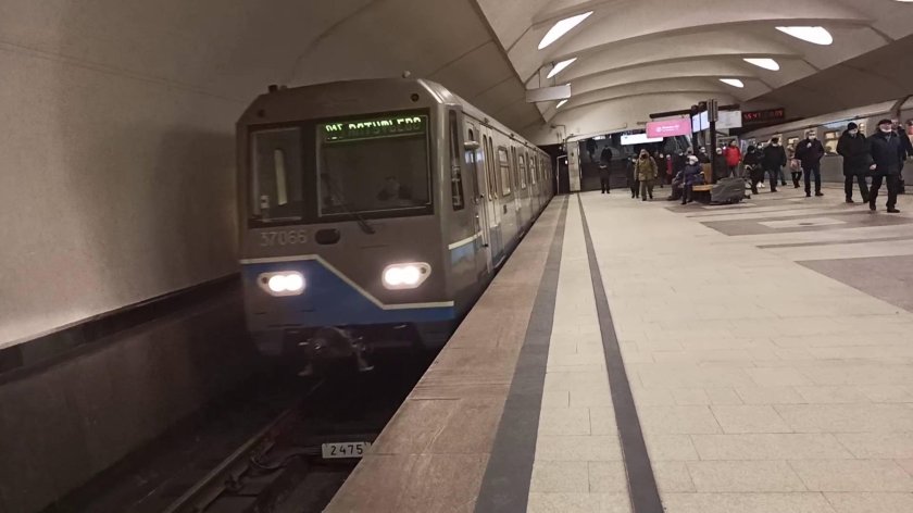 Поезд ока метро