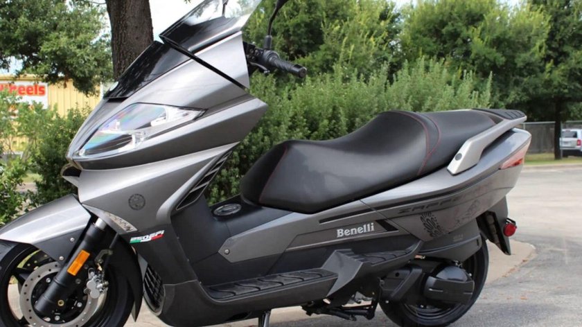Benelli скутер