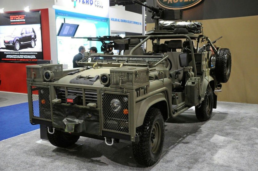 Ленд Ровер Дефендер военный
