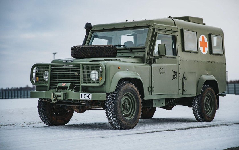 Ленд Ровер Дефендер армейский