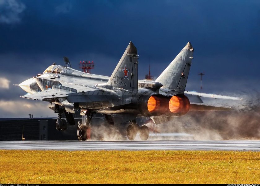 Истребитель-перехватчик миг-31