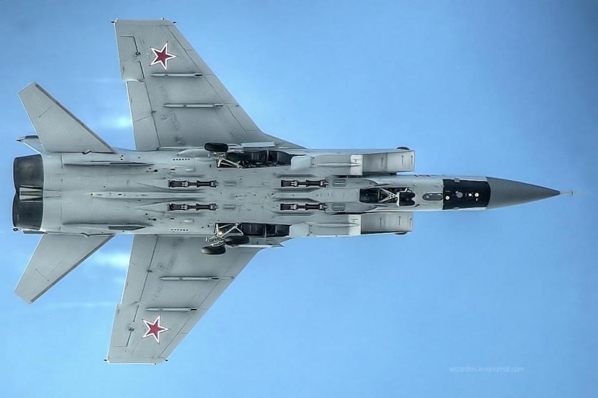 Истребитель-перехватчик миг-31