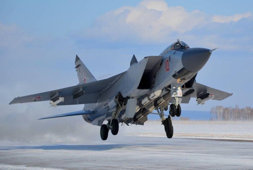 Истребитель-перехватчик миг-31