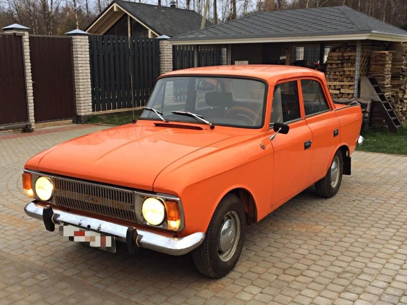 Оранжевый москвич 412