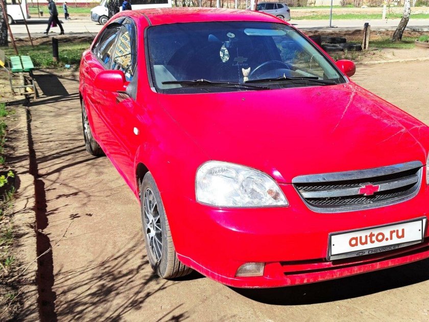Шевроле Лачетти 2007 красная