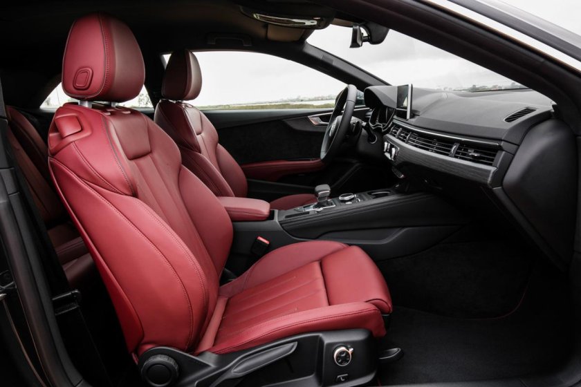 Audi a5 красный салон
