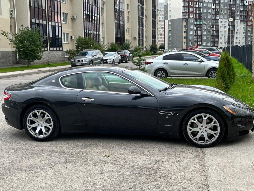 Мазерати гран туризмо 2008