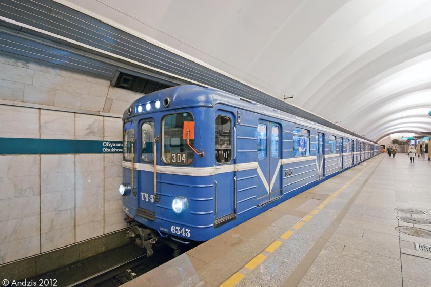 Метровагон ЕМА 502