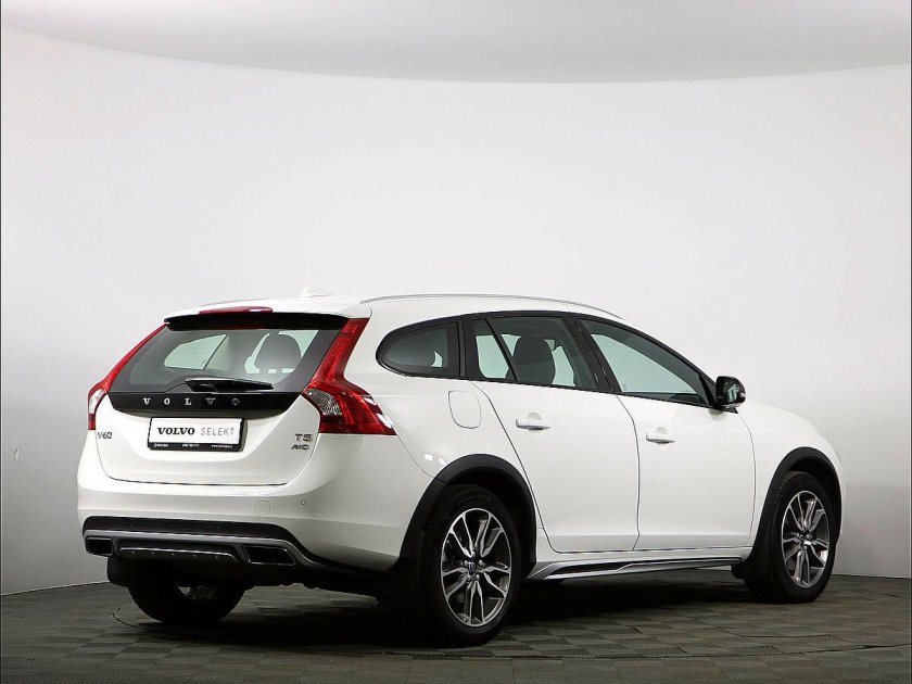 Volvo v60 Cross Country 2018