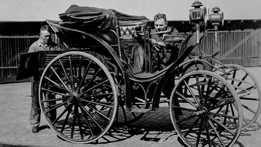 Первый автомобиль бенца victoria 1893