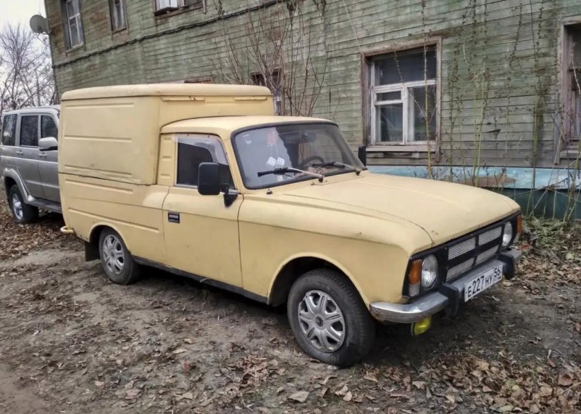 Москвич ИЖ 2715