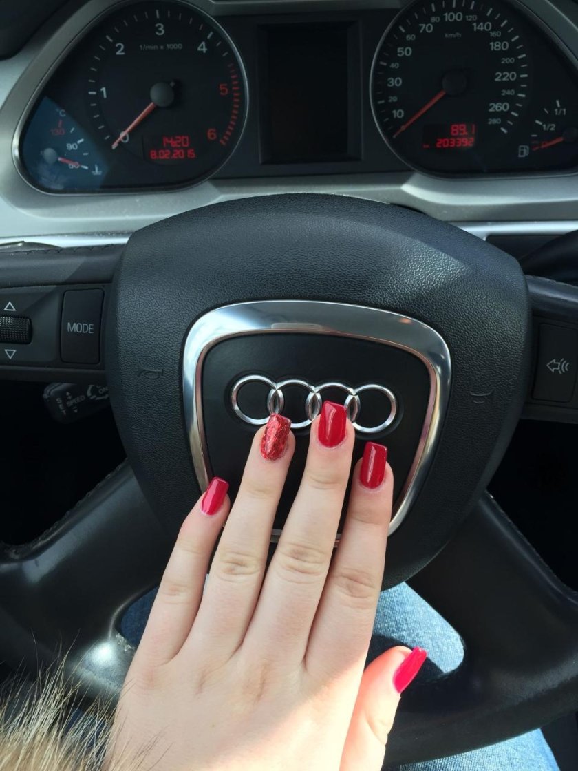 Ногти Ауди