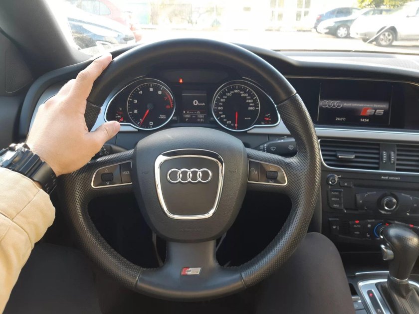 Audi a5 руль