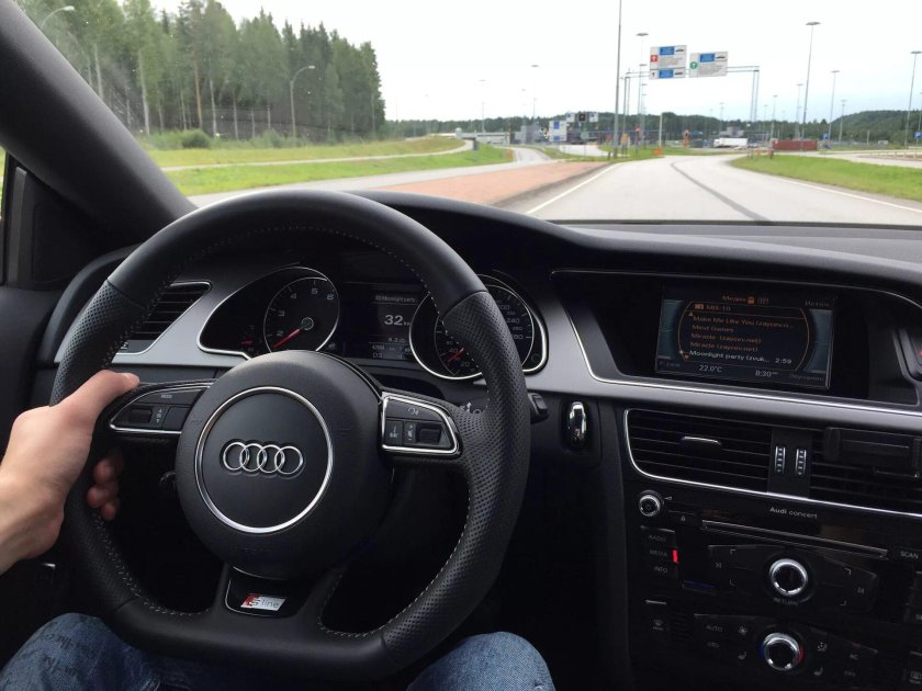 Ауди а6 с6 за рулем