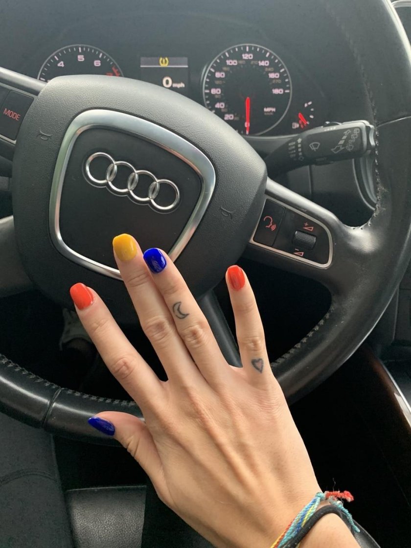 Маникюр Ауди
