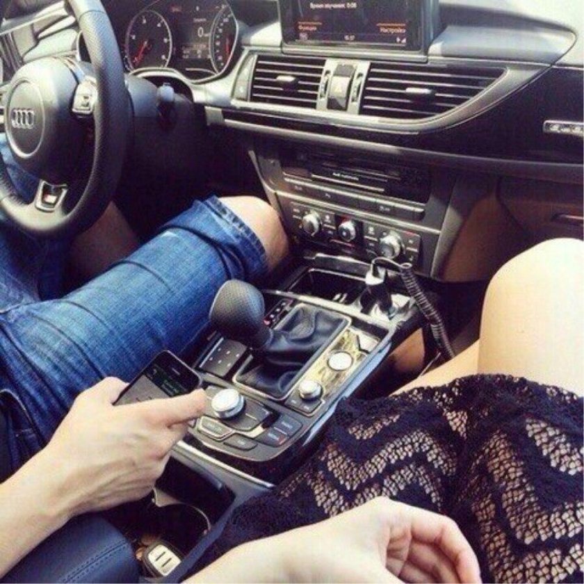 Девушка и БМВ