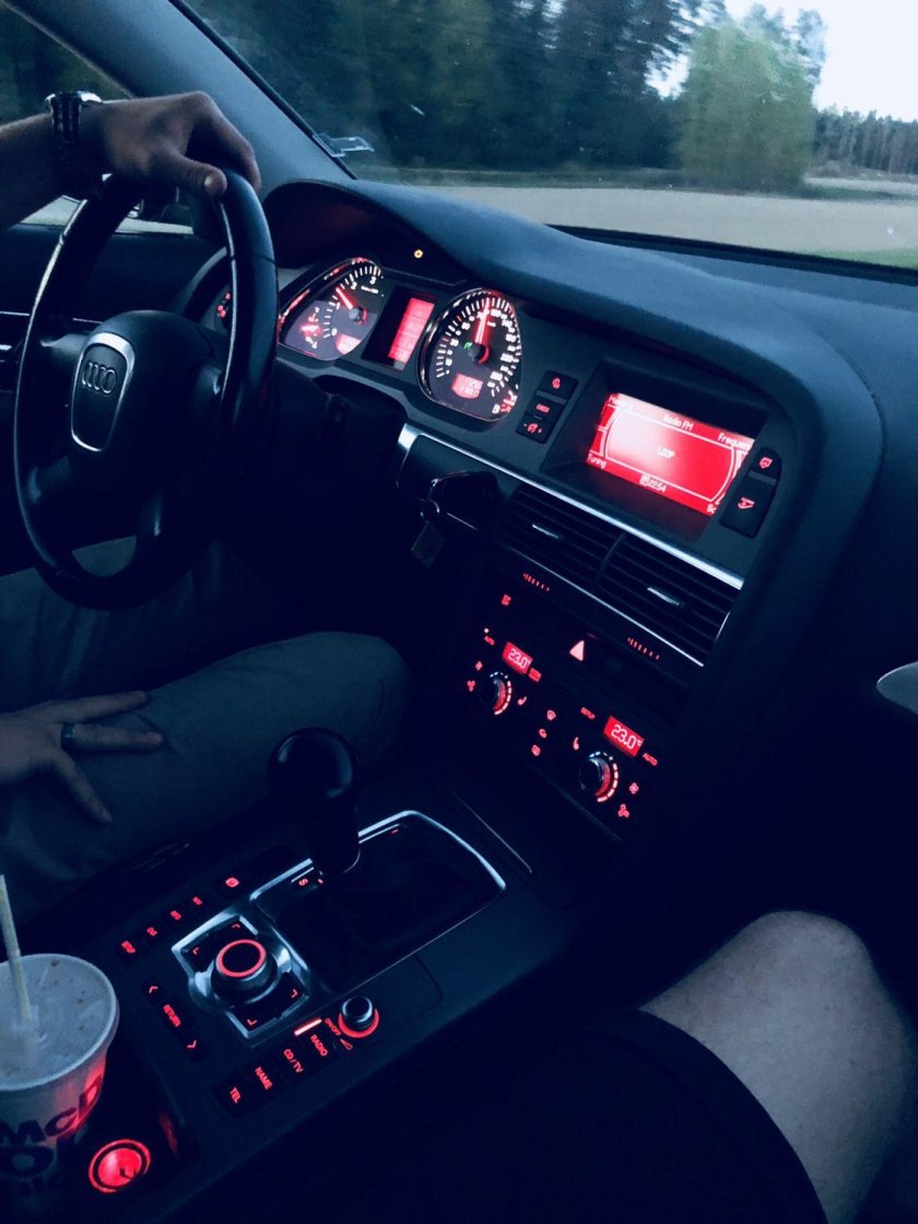 Ауди а4 салон ночью