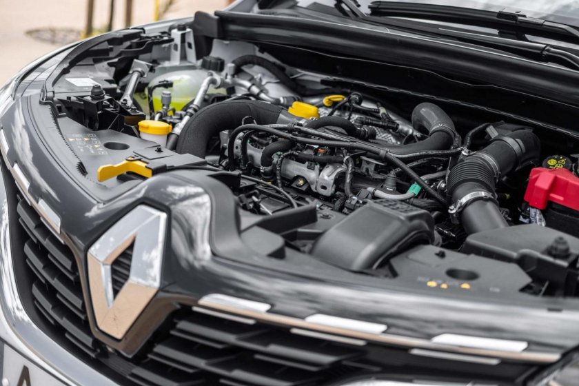 Подкапотное пространство Рено Каптур 2.0