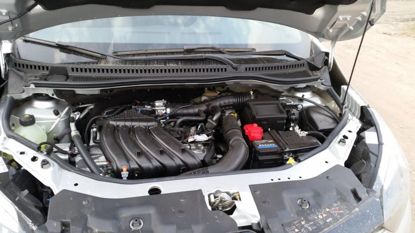 Подкапотное пространство Рено Каптур 2.0