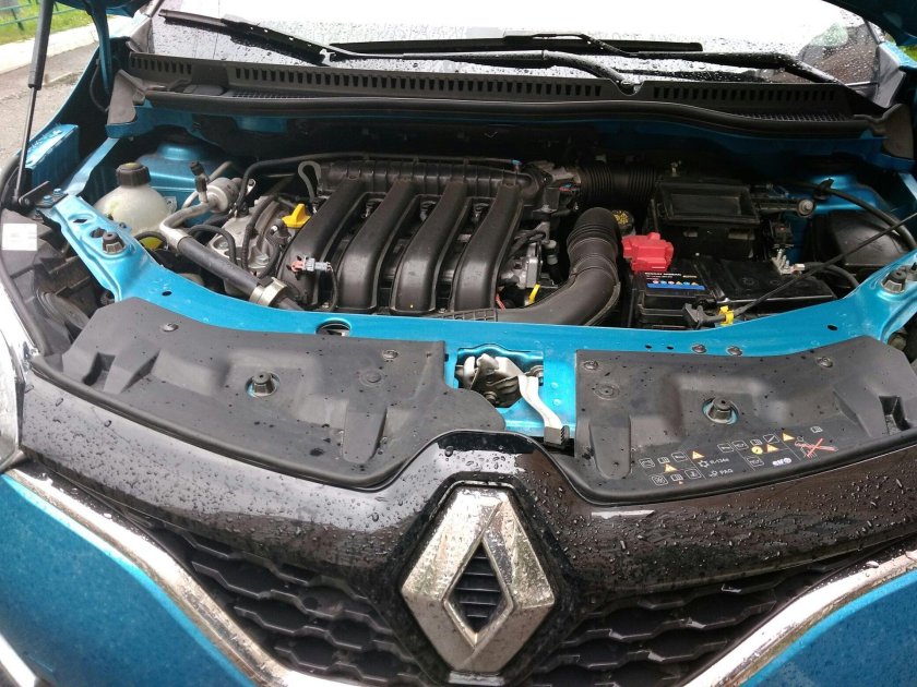 Подкапотное пространство Рено Каптур 2.0