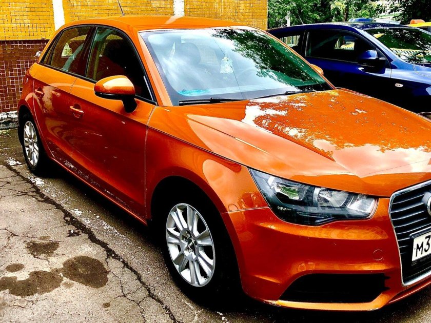 Ауди хэтчбек оранжевая