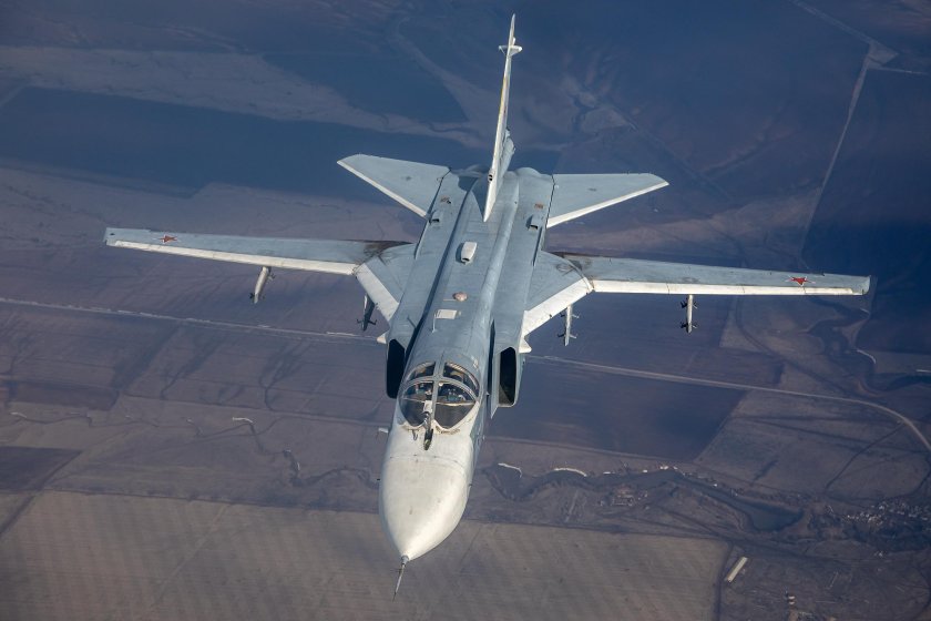 Су-24 бомбардировщик