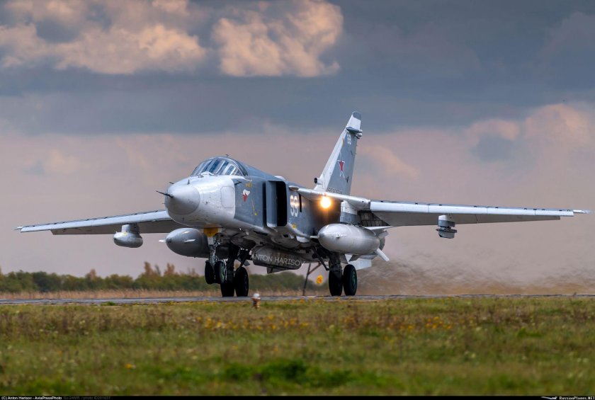 Су24 самолет