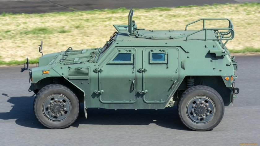 Броневик Komatsu Lav