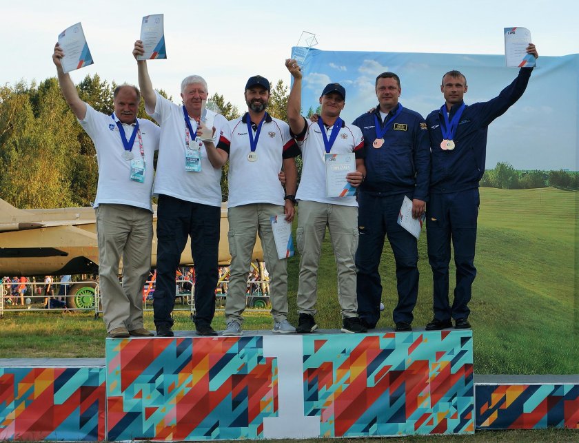 Чемпион мира по вертолетному спорту