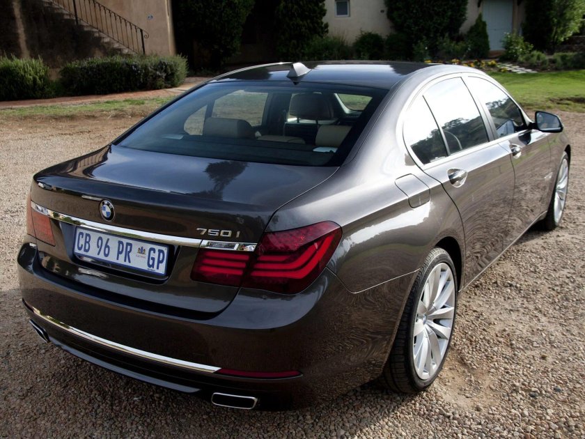 БМВ 750i