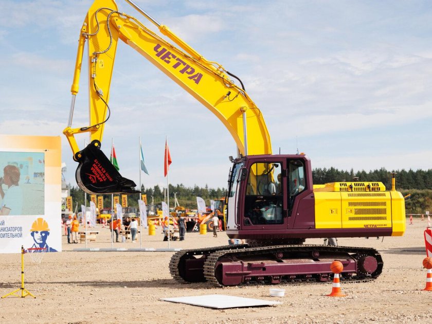 Экскаватор четра